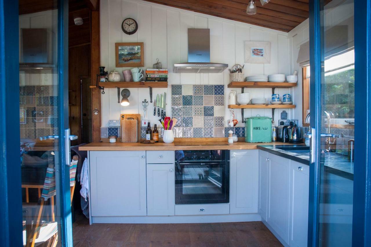 Little Kestrel Cabin Pennal 외부 사진