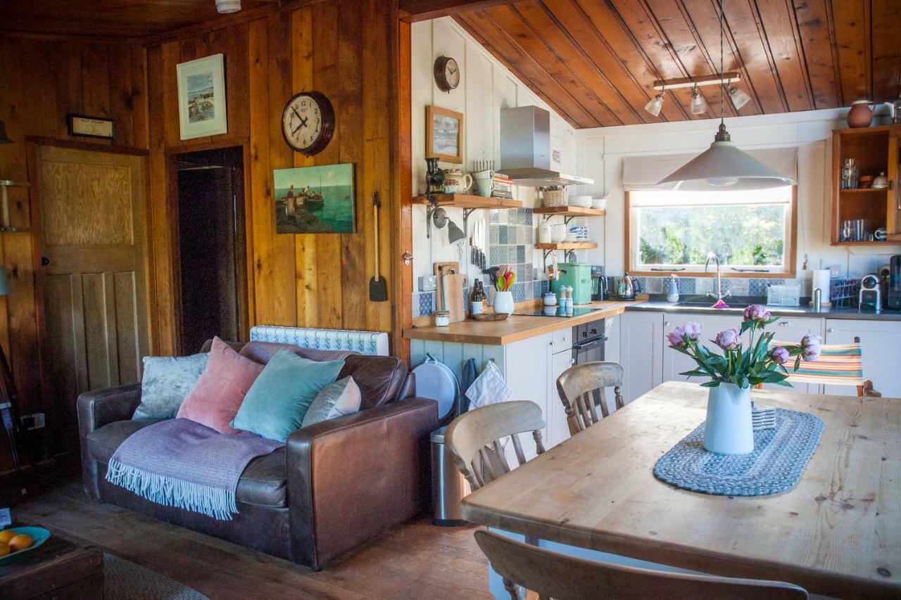 Little Kestrel Cabin Pennal 외부 사진
